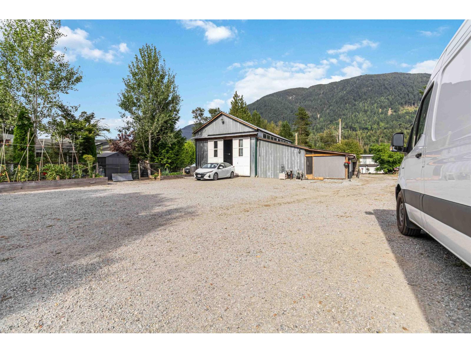 10087 Mountainview Road Property Photo 29