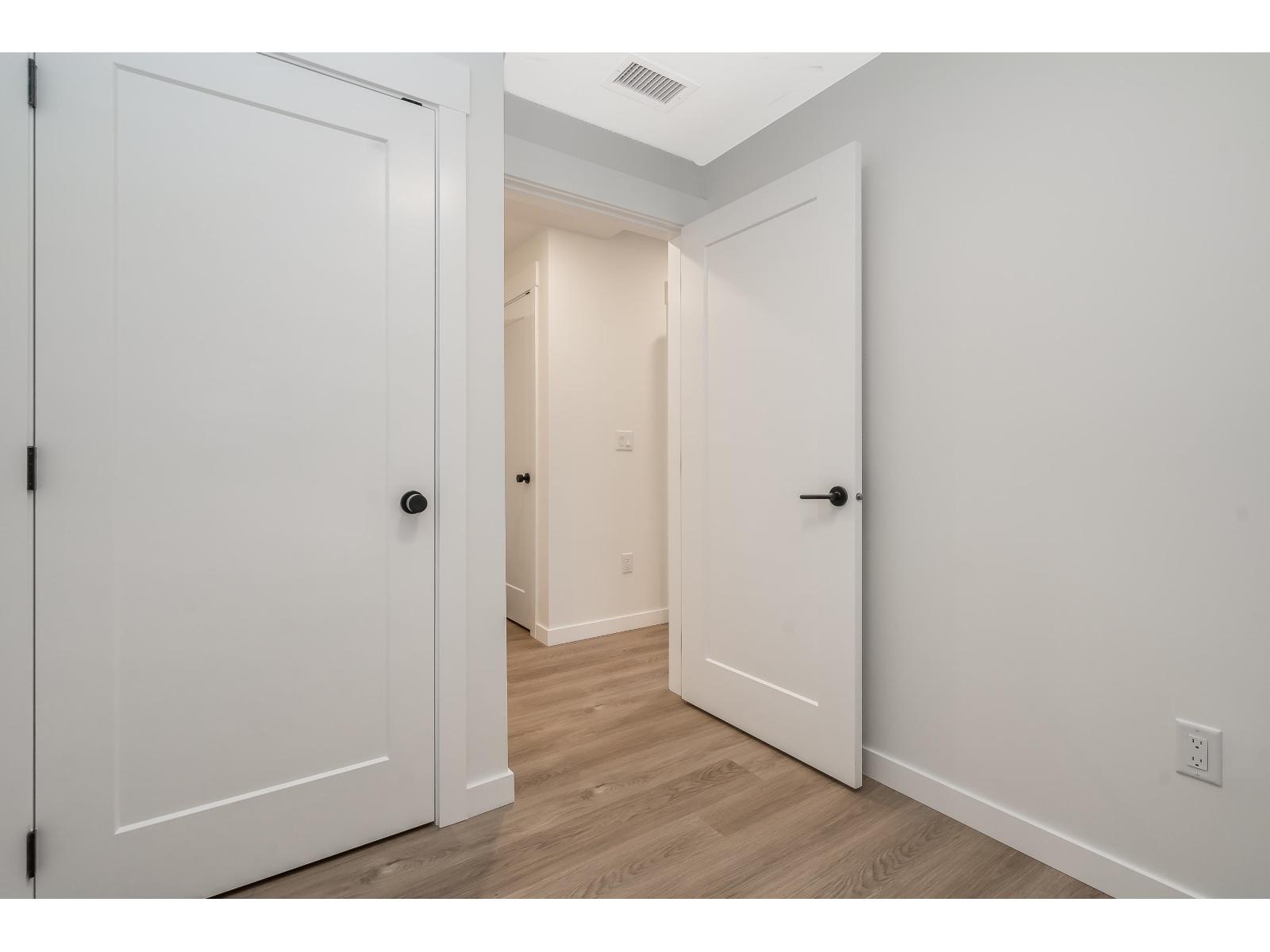 404 27218 Aldergrove Town Centre Drive Property Photo 6