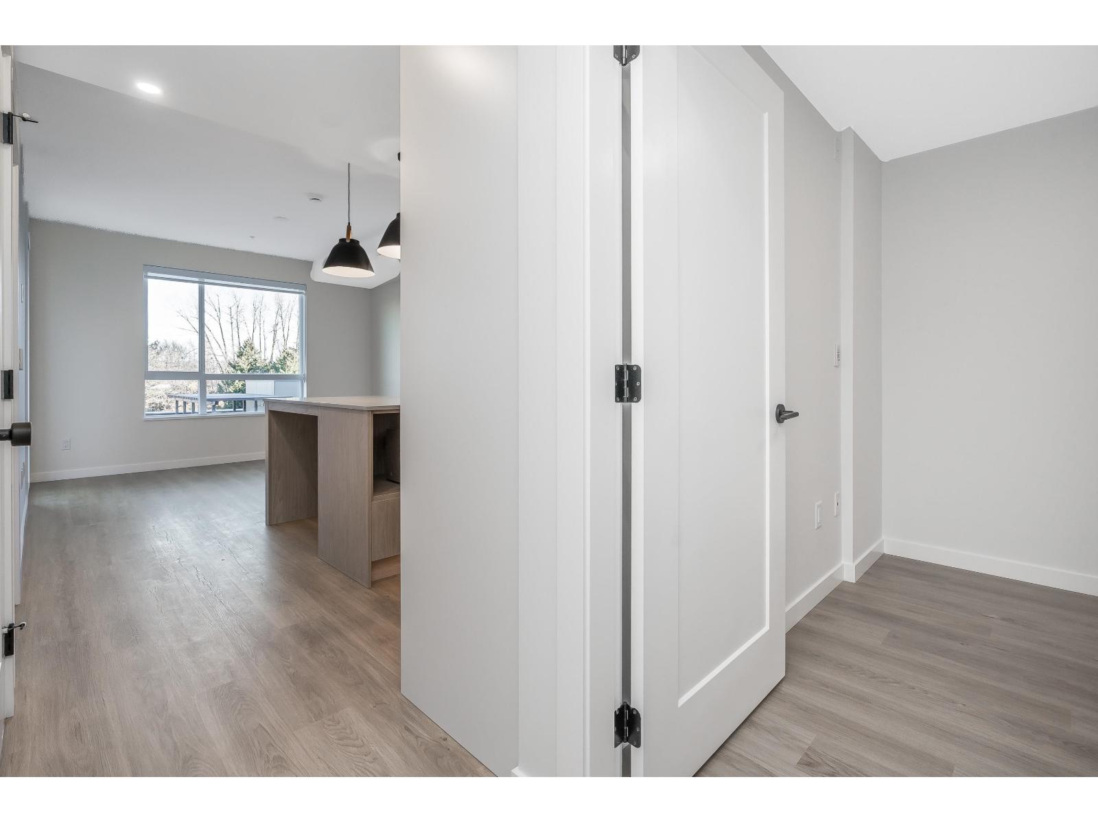 404 27218 Aldergrove Town Centre Drive Property Photo 10
