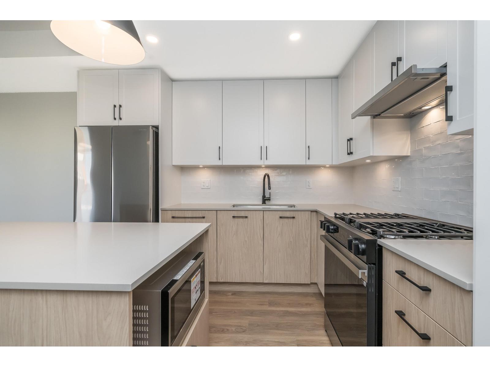 404 27218 Aldergrove Town Centre Drive Property Photo 12