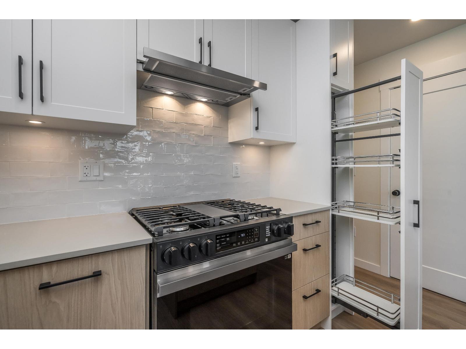 404 27218 Aldergrove Town Centre Drive Property Photo 13
