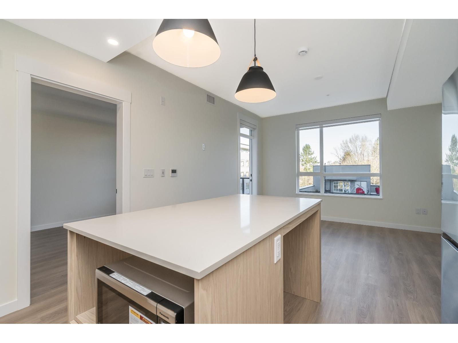 404 27218 Aldergrove Town Centre Drive Property Photo 14