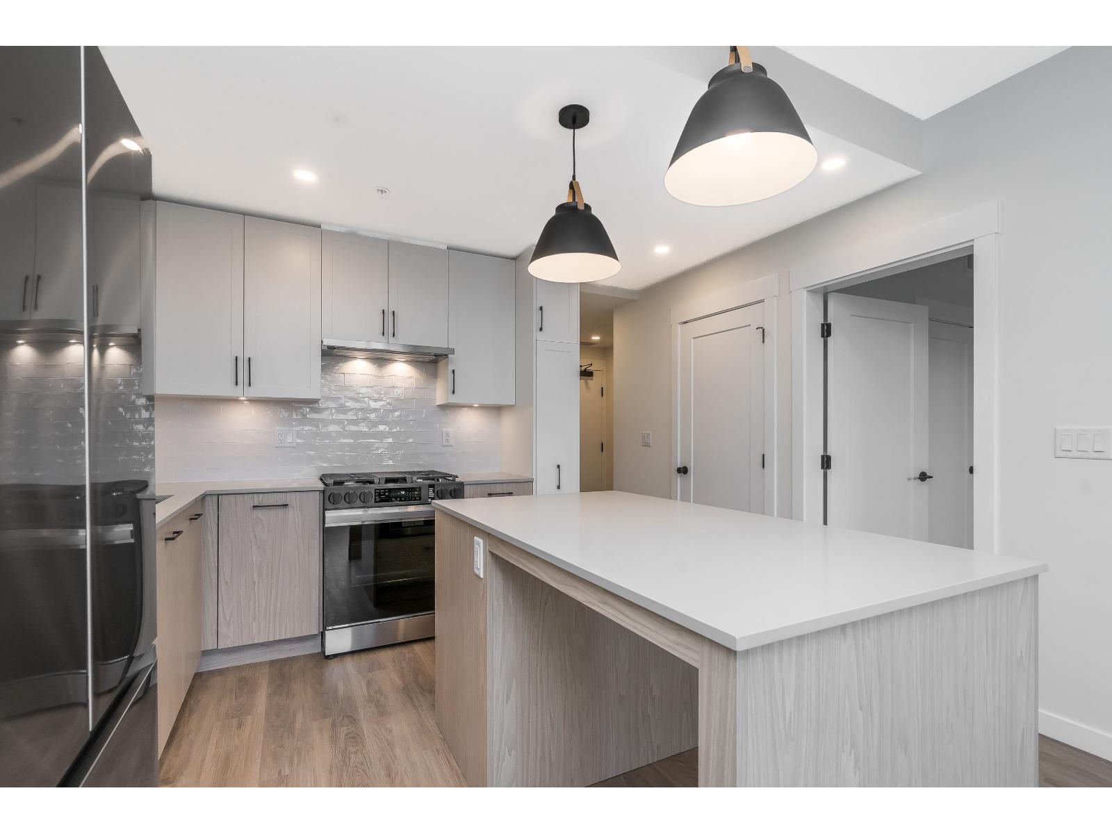 404 27218 Aldergrove Town Centre Drive Property Photo 16
