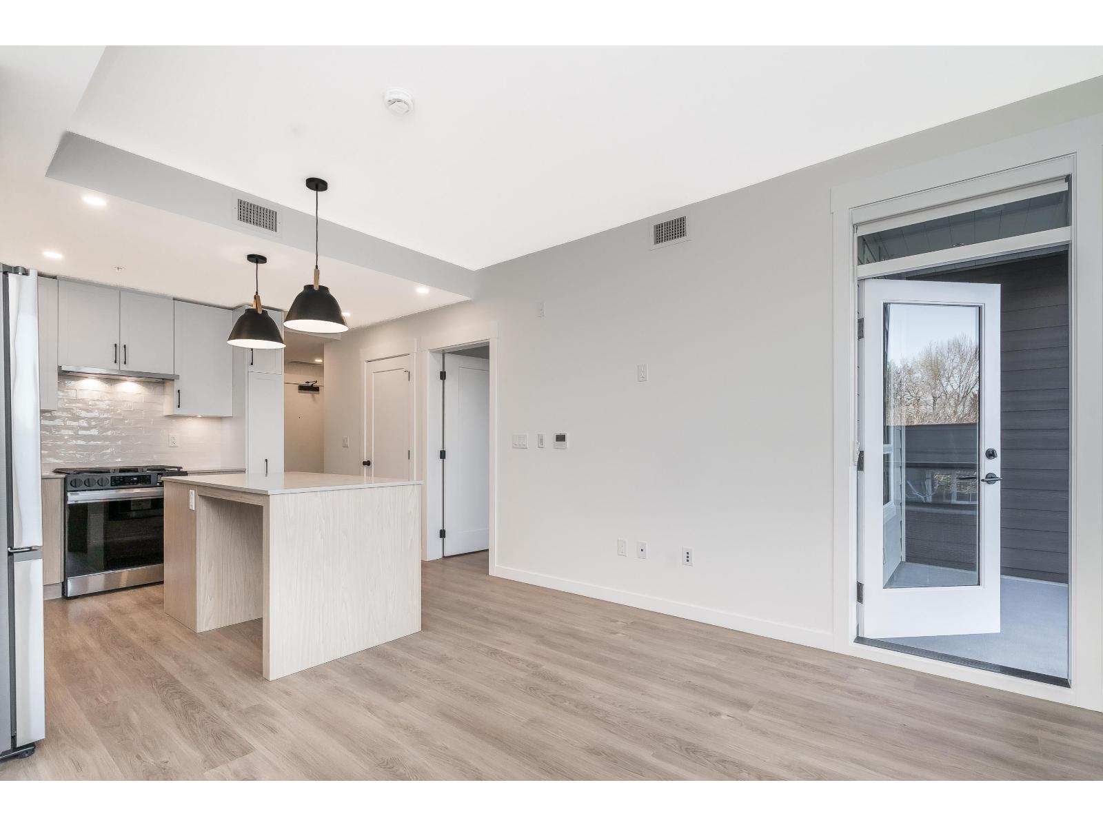 404 27218 Aldergrove Town Centre Drive Property Photo 18