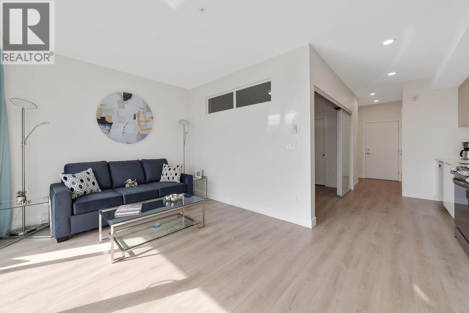 226 1792 Starling Drive Property Photo 10