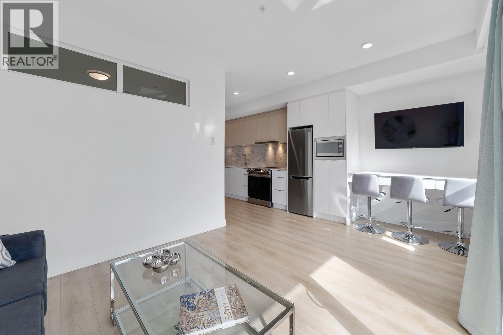 226 1792 Starling Drive Property Photo 11