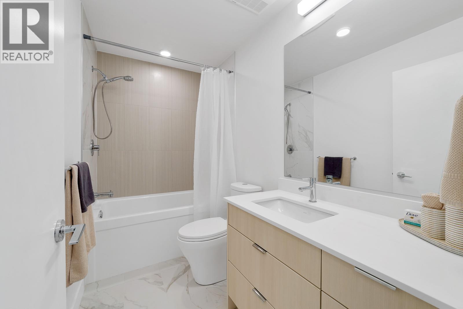 226 1792 Starling Drive Property Photo 16