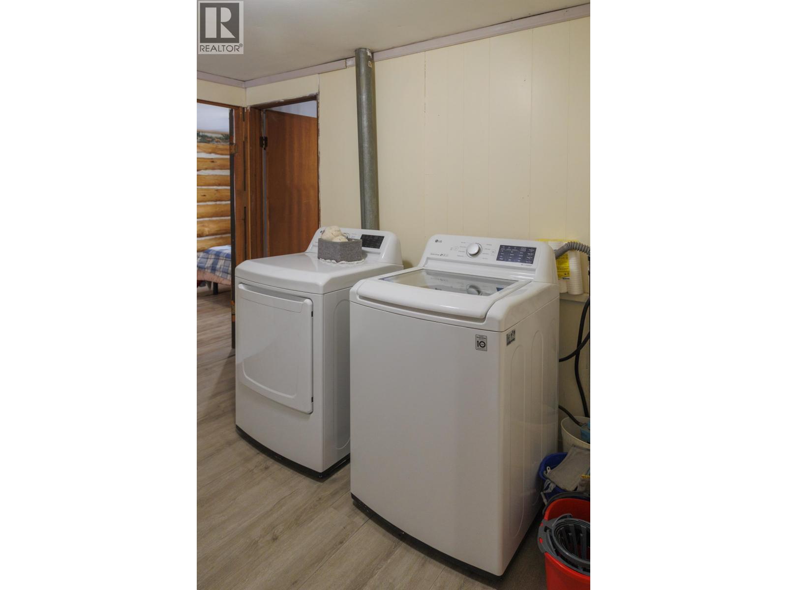 9509 Dunster-croydon Road Property Photo 19