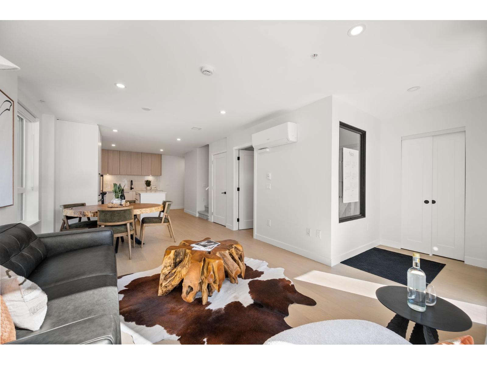 109 5398 207 Street Property Photo 4