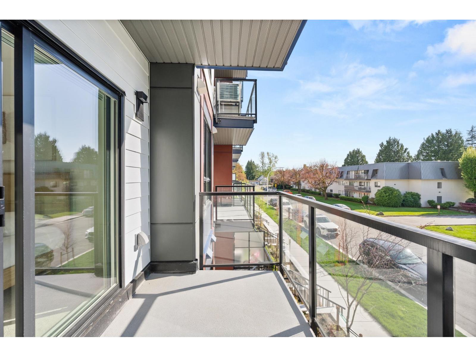 109 5398 207 Street Property Photo 22