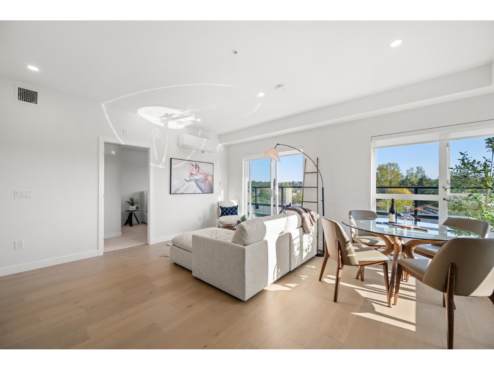 502 5398 207 Street Property Photo 7