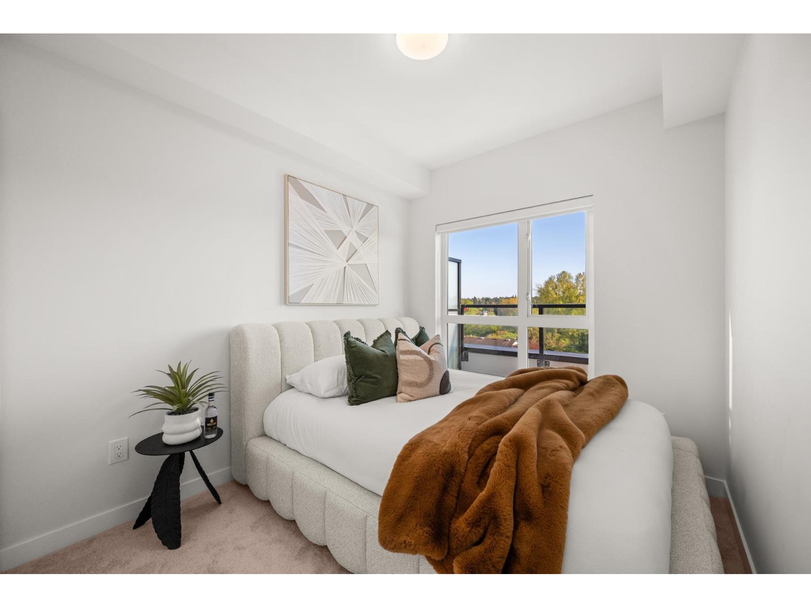 502 5398 207 Street Property Photo 10