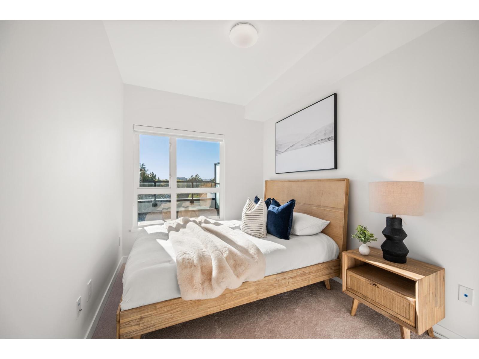 502 5398 207 Street Property Photo 11