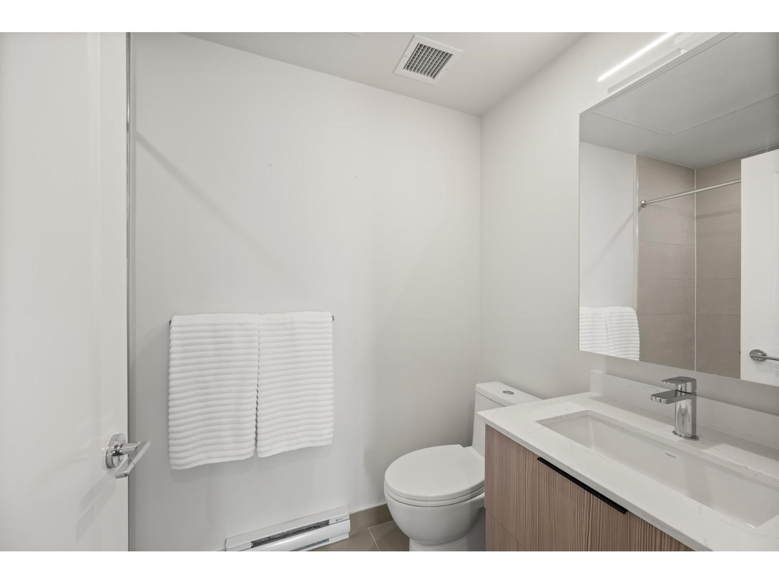 502 5398 207 Street Property Photo 13
