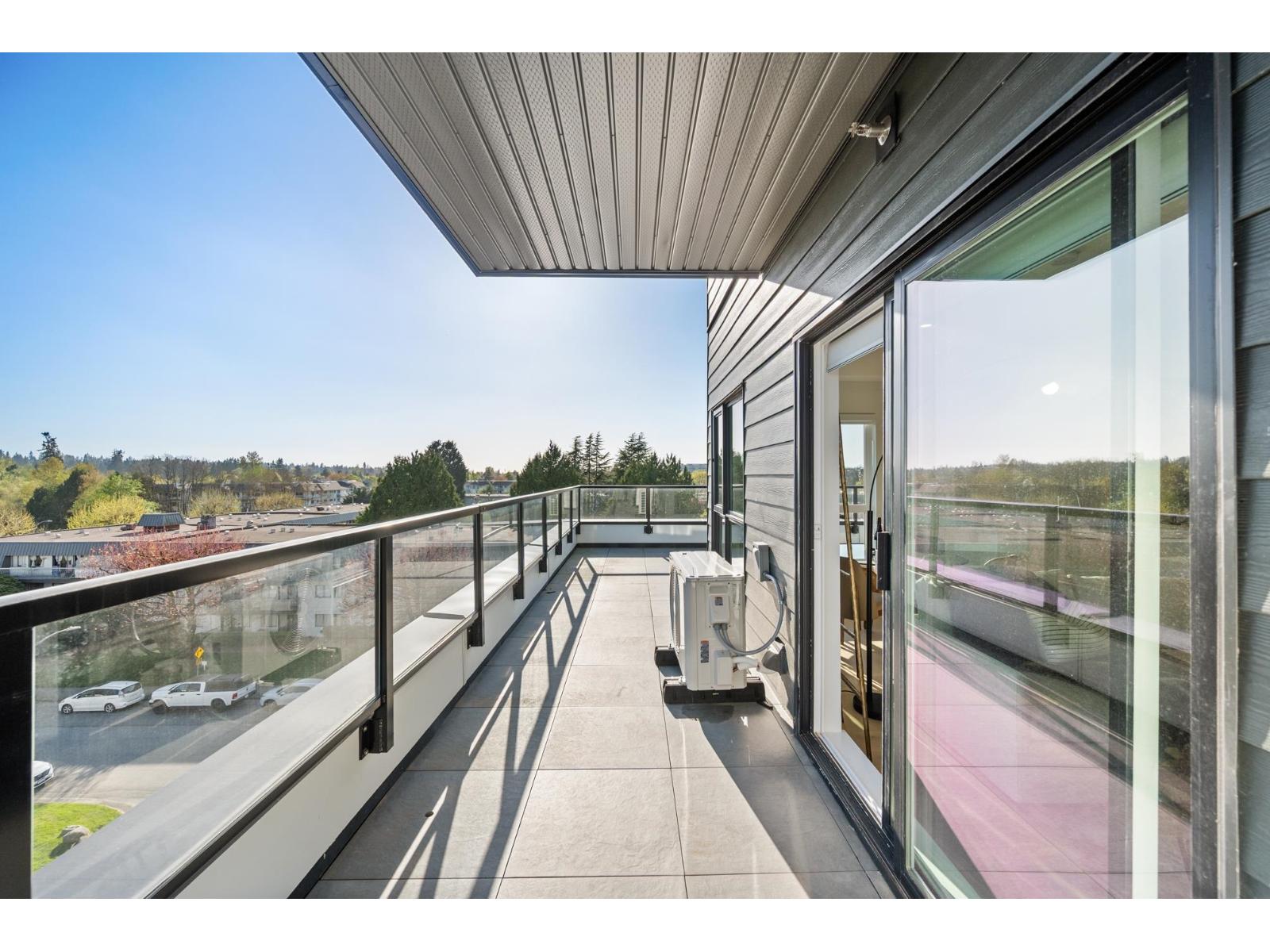 502 5398 207 Street Property Photo 15