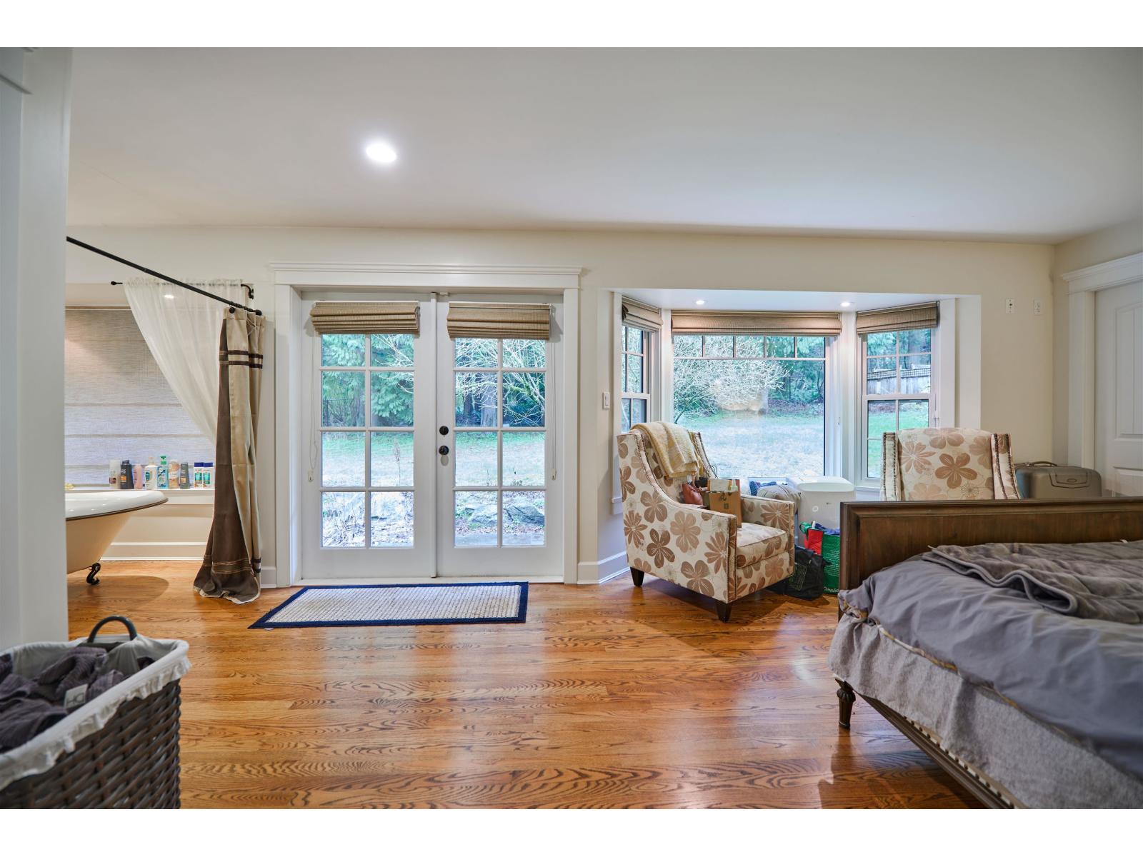 3292 136 Street Property Photo 16