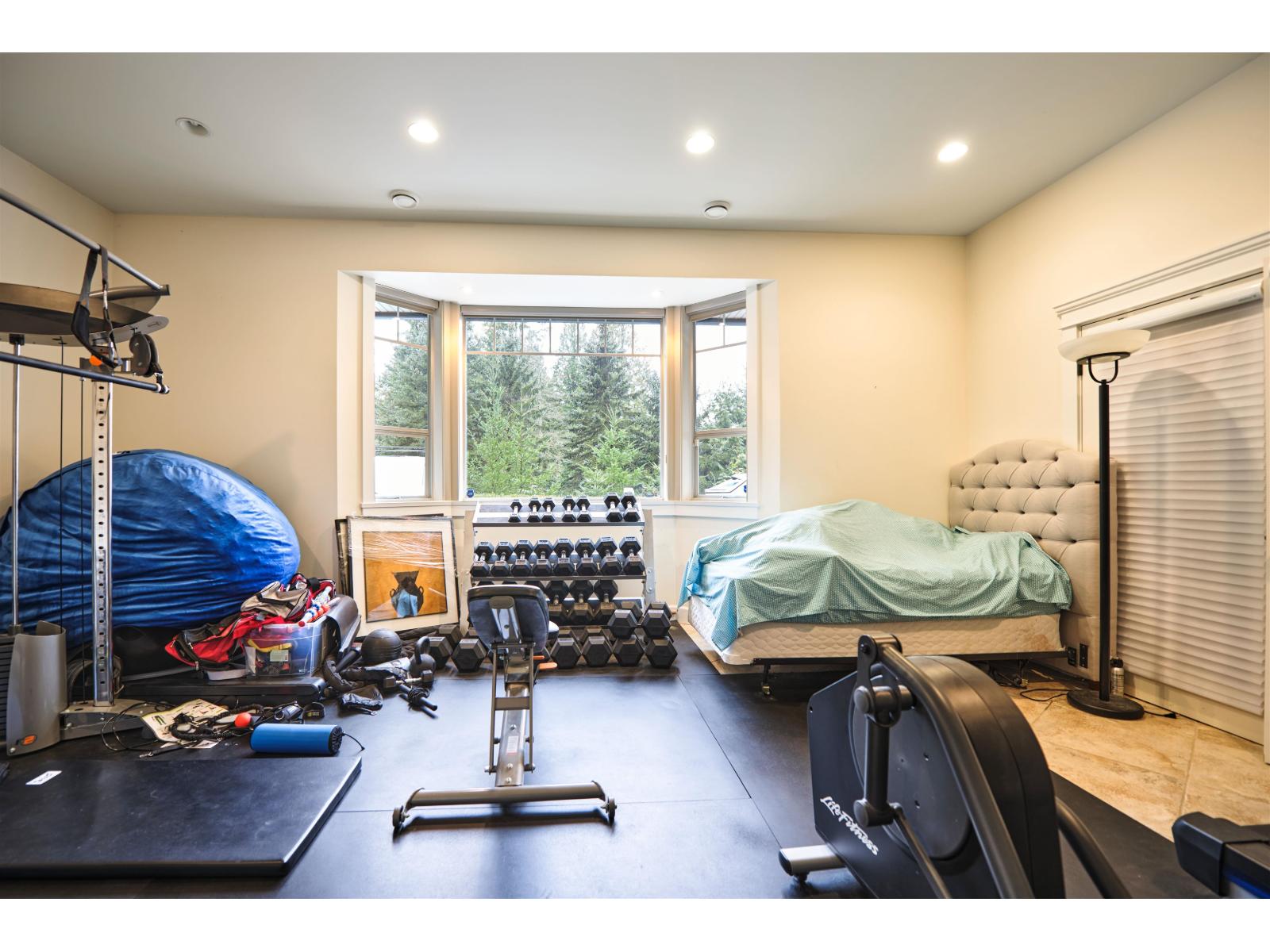 3292 136 Street Property Photo 18