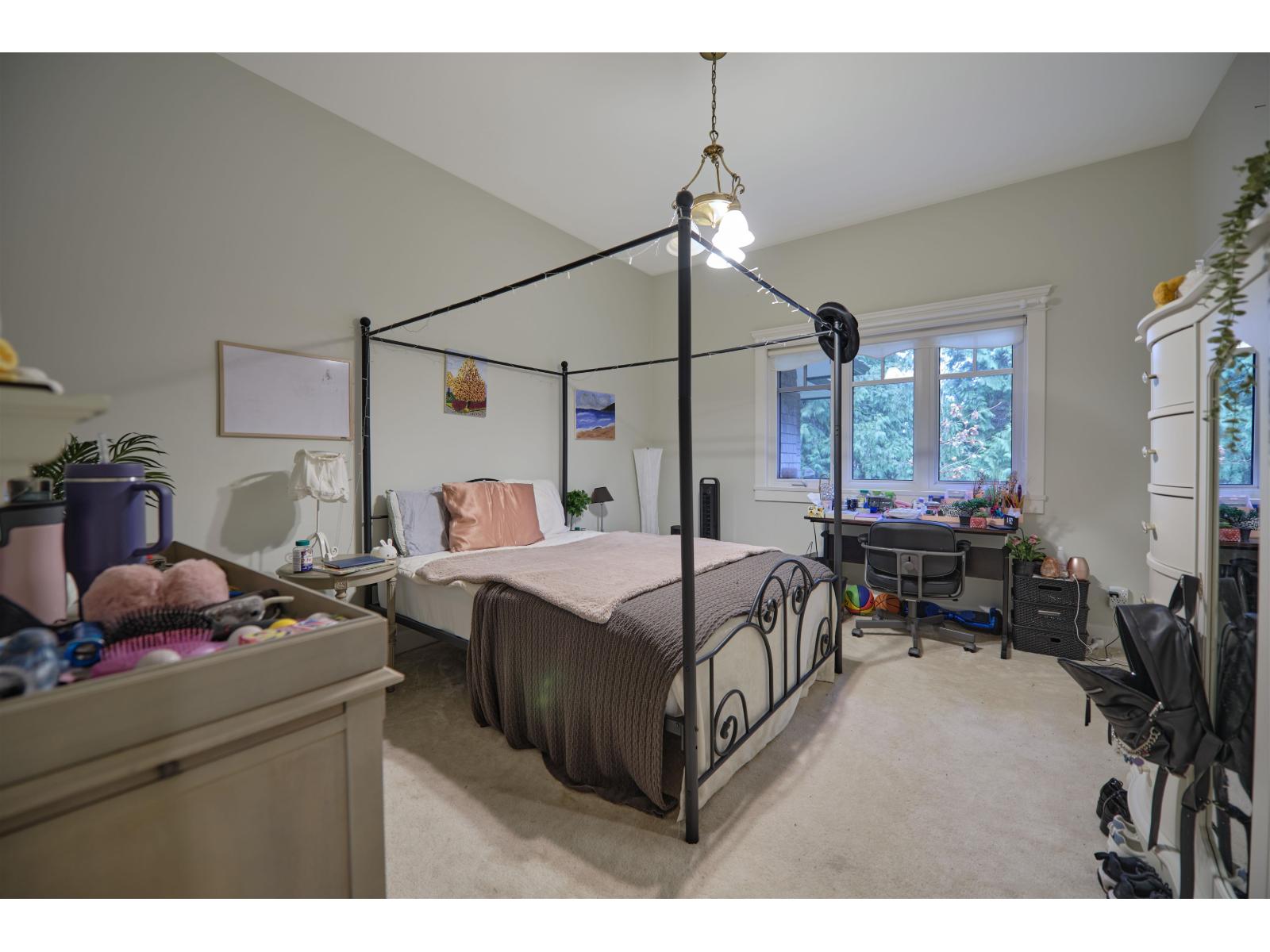 3292 136 Street Property Photo 22
