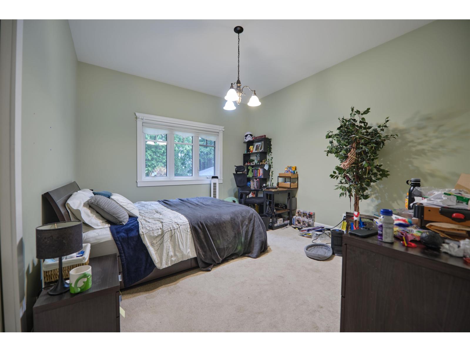 3292 136 Street Property Photo 23
