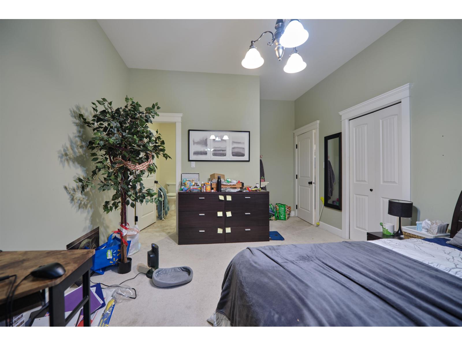 3292 136 Street Property Photo 25