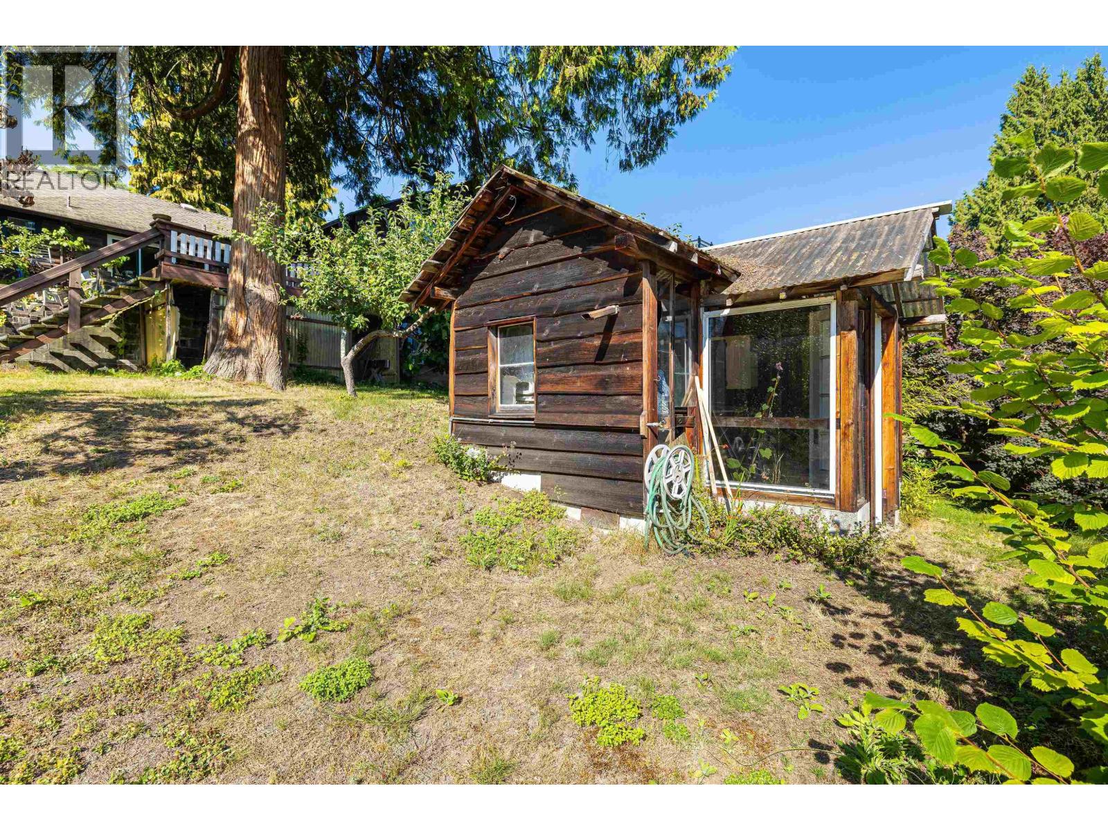 2234 Ottawa Avenue Property Photo 23