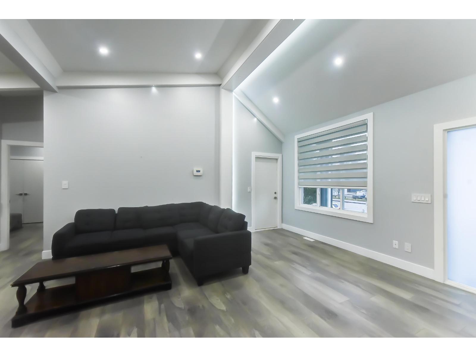 1675 136 Street Property Photo 10
