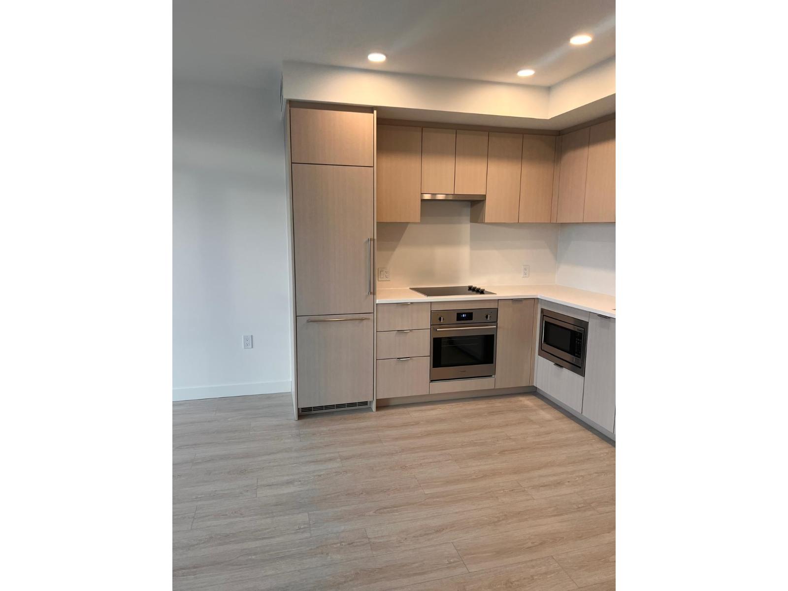 606 13675 107a Avenue Property Photo 2