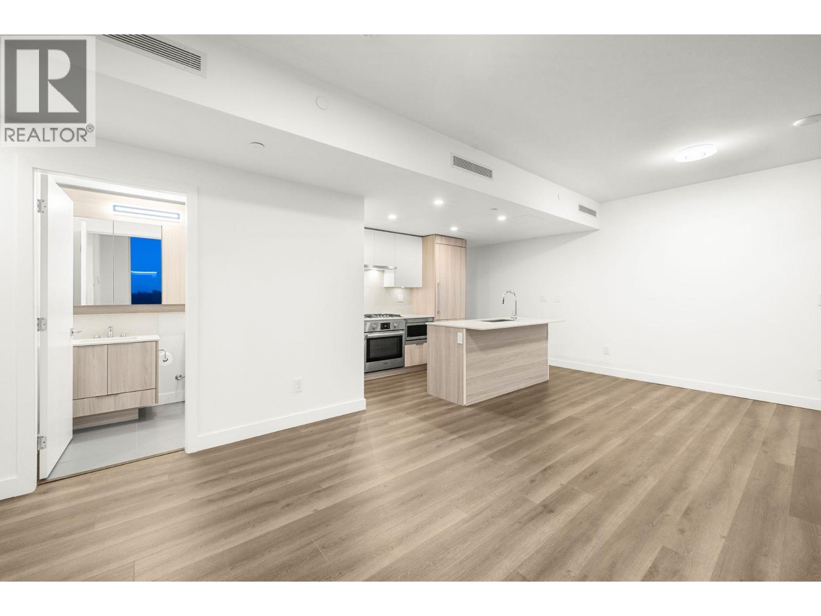 1106 901 Lougheed Highway Property Photo 2
