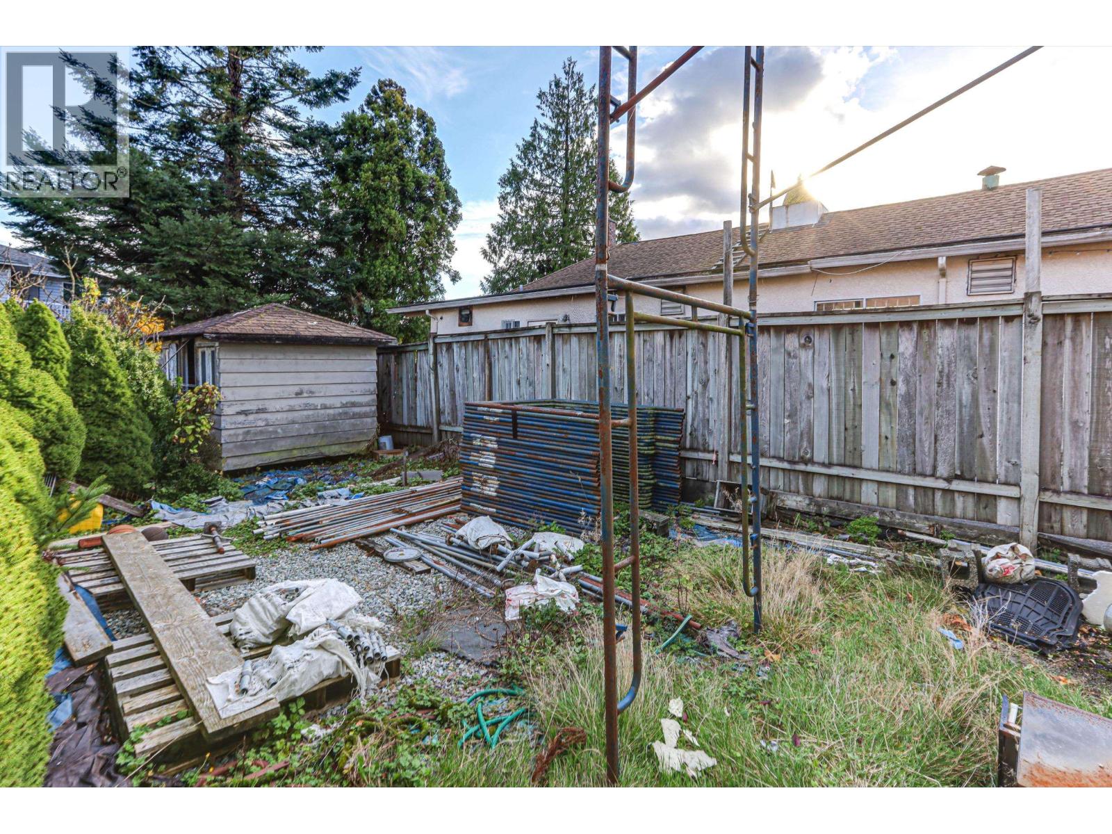 7474 Edmonds Street Property Photo 4
