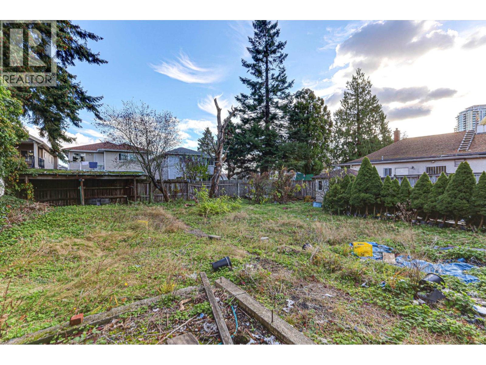 7474 Edmonds Street Property Photo 5