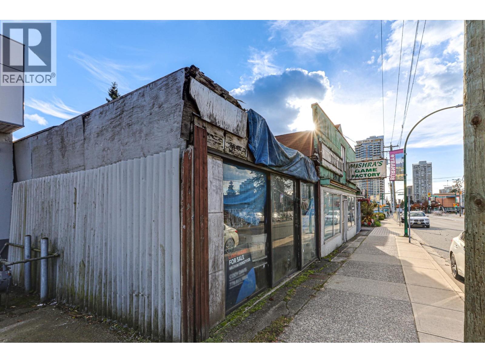 7474 Edmonds Street Property Photo 11