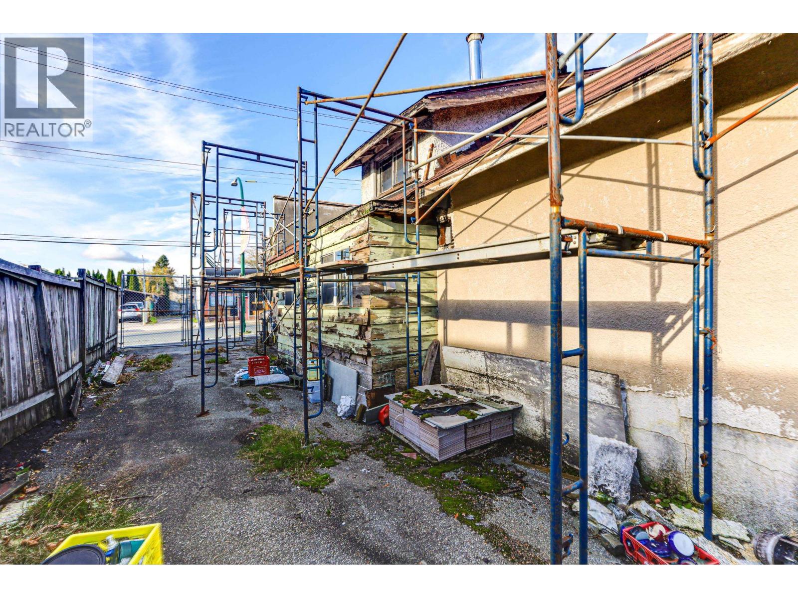 7474 Edmonds Street Property Photo 16