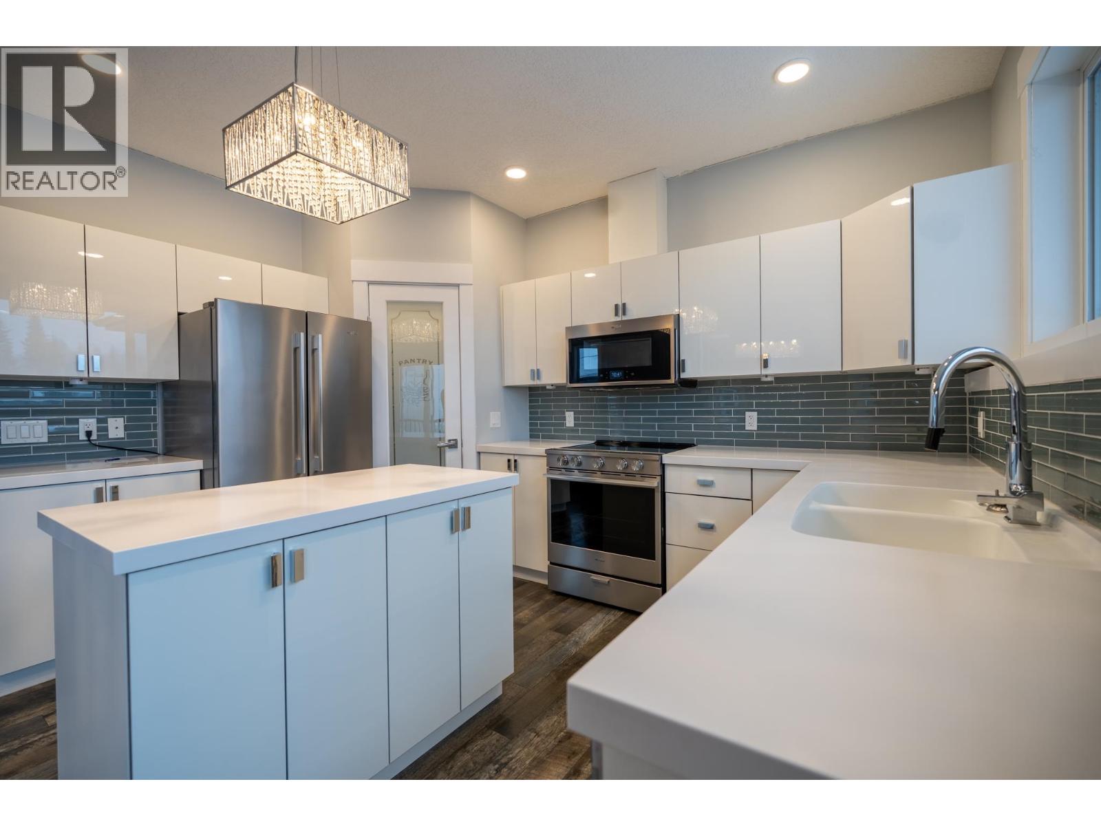 4724 Gannett Road Property Photo 13