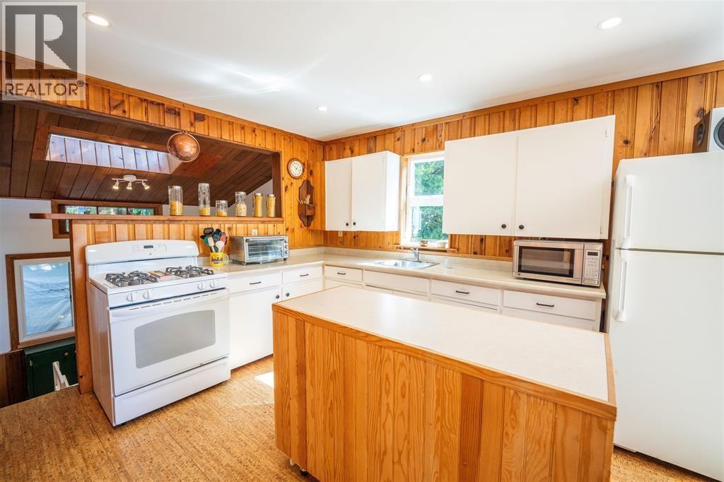 22 Brighton Beach Property Photo 18