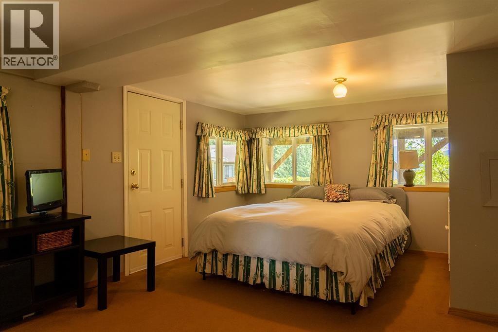 22 Brighton Beach Property Photo 27