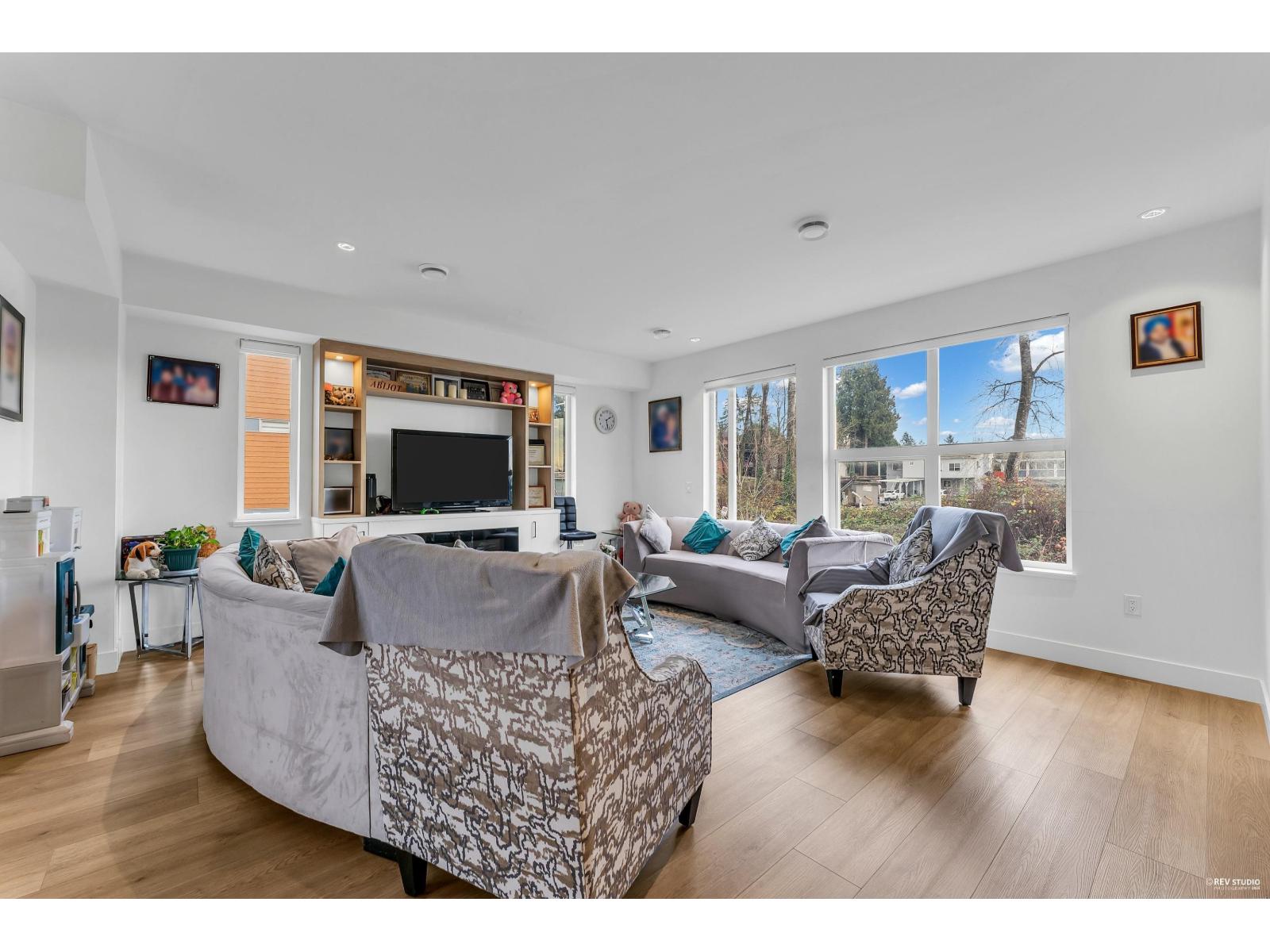 1 12585 104a Avenue Property Photo 9