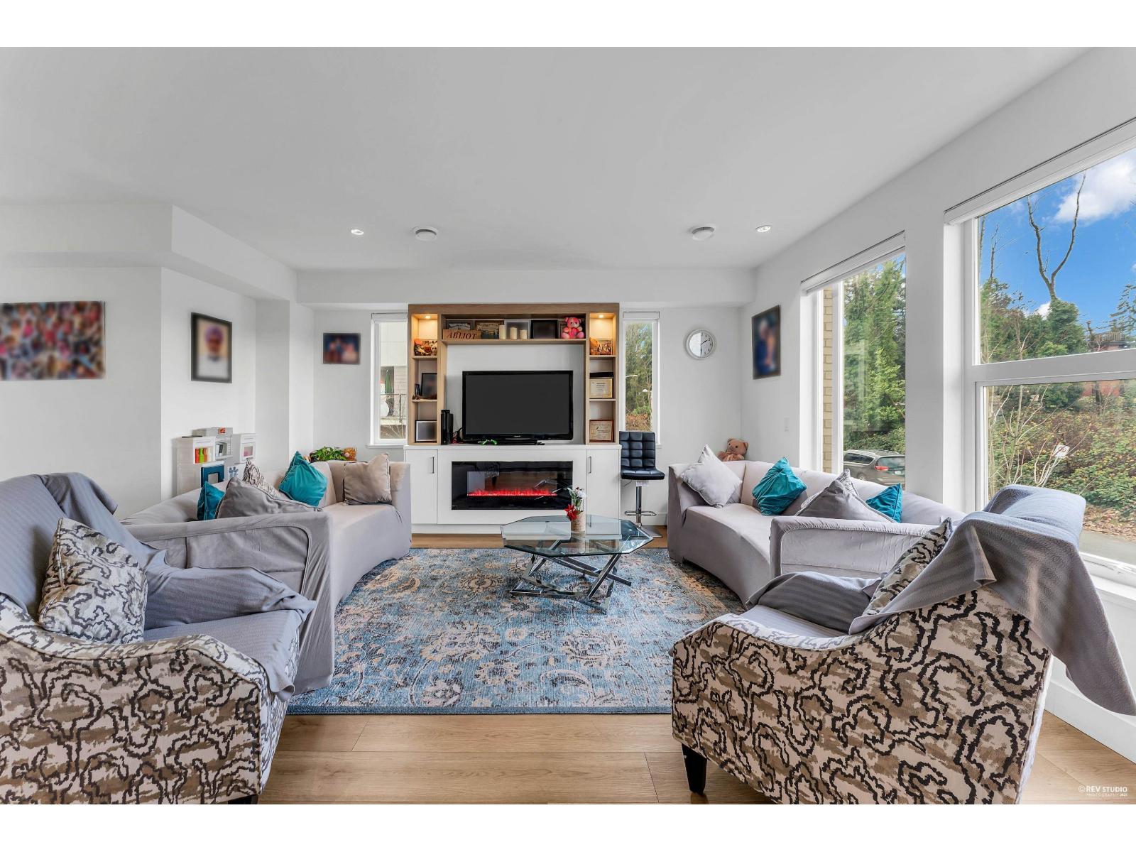 1 12585 104a Avenue Property Photo 11