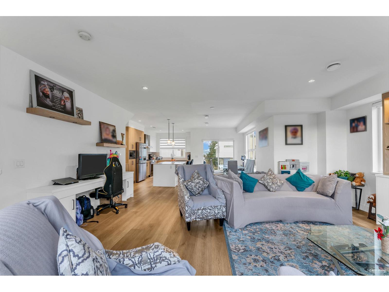 1 12585 104a Avenue Property Photo 13