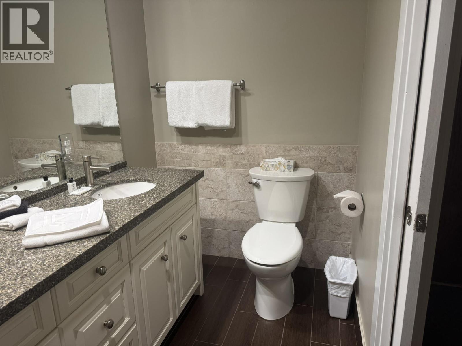 207/307 4321 Village Gate (week 9) Boulevard Property Photo 19