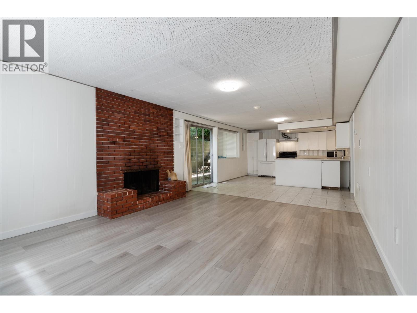 1895 Rosebery Avenue Property Photo 24