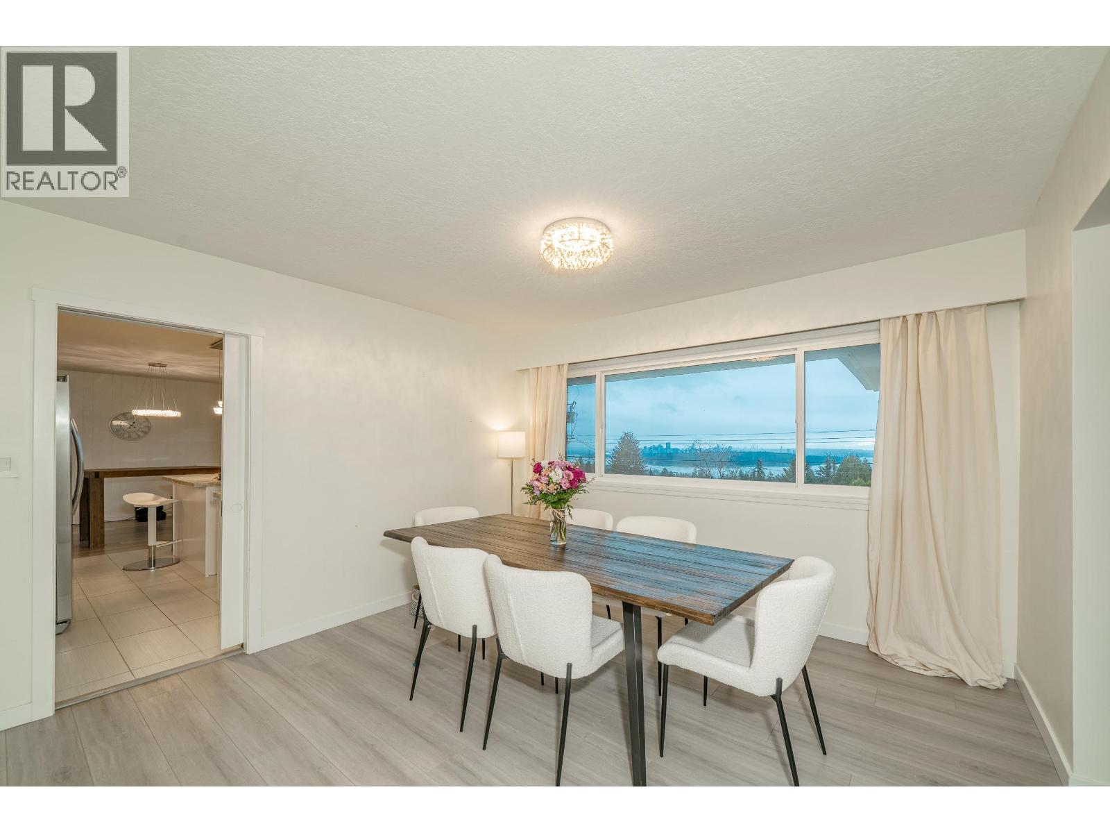 1895 Rosebery Avenue Property Photo 26