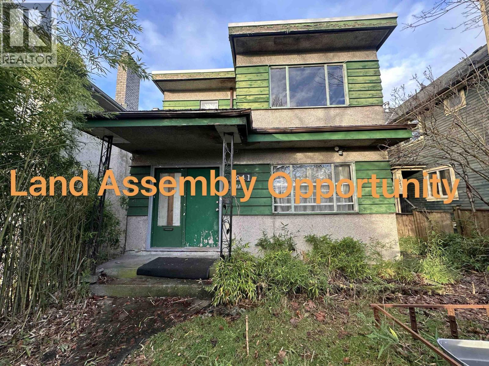 1933 E Broadway Property Photo 1
