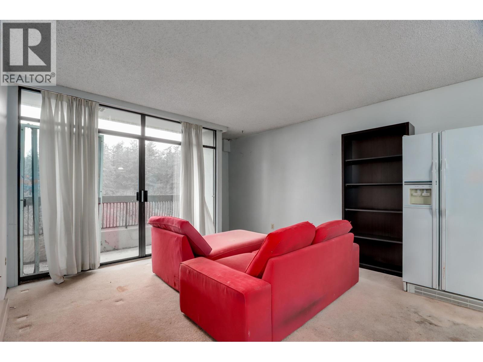 904 5932 Patterson Avenue Property Photo 5