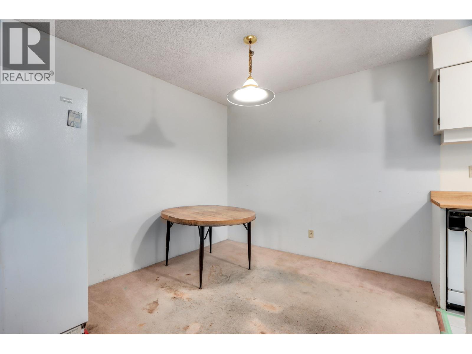 904 5932 Patterson Avenue Property Photo 12
