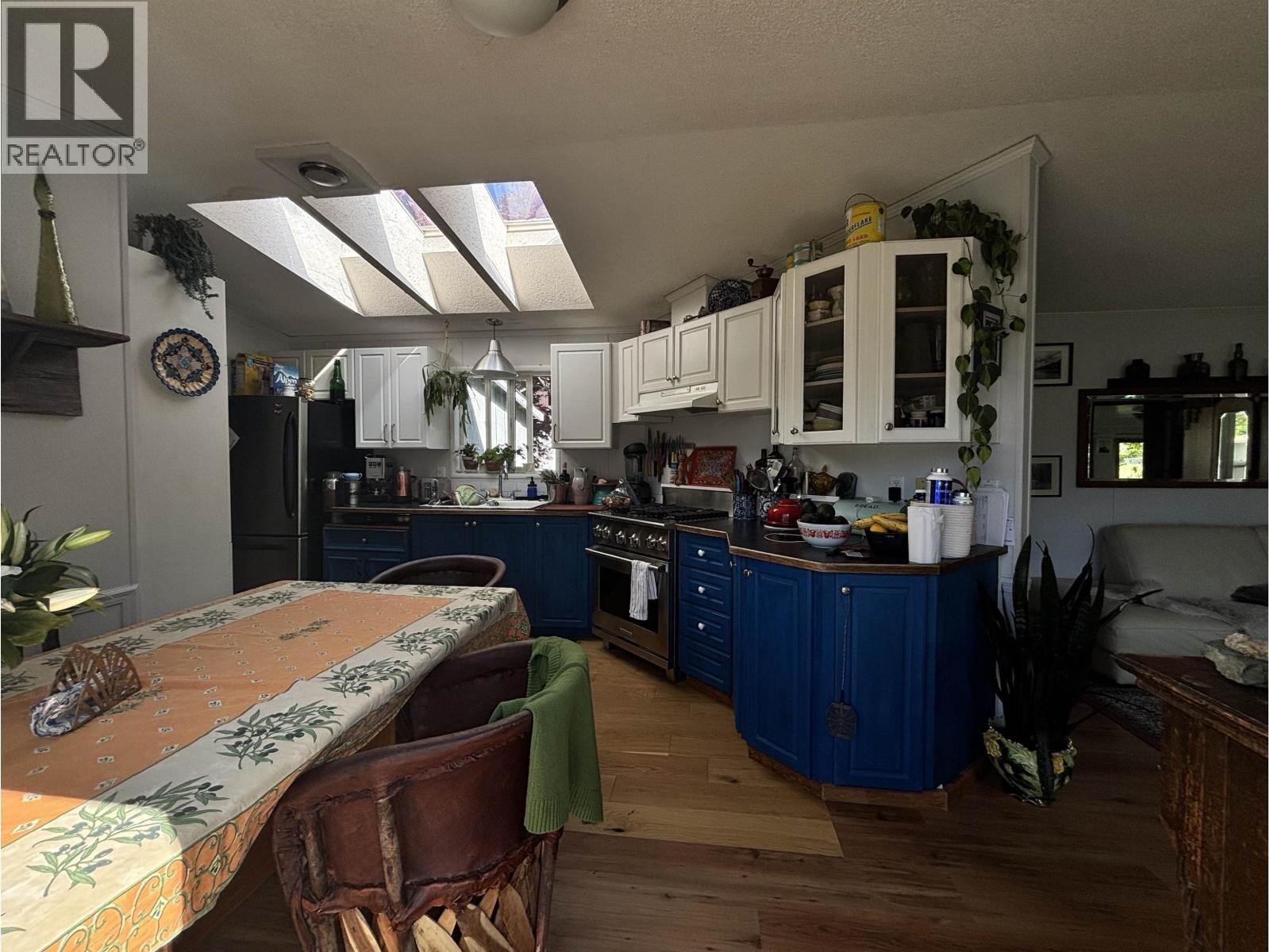 945 Erickson Road Property Photo 3