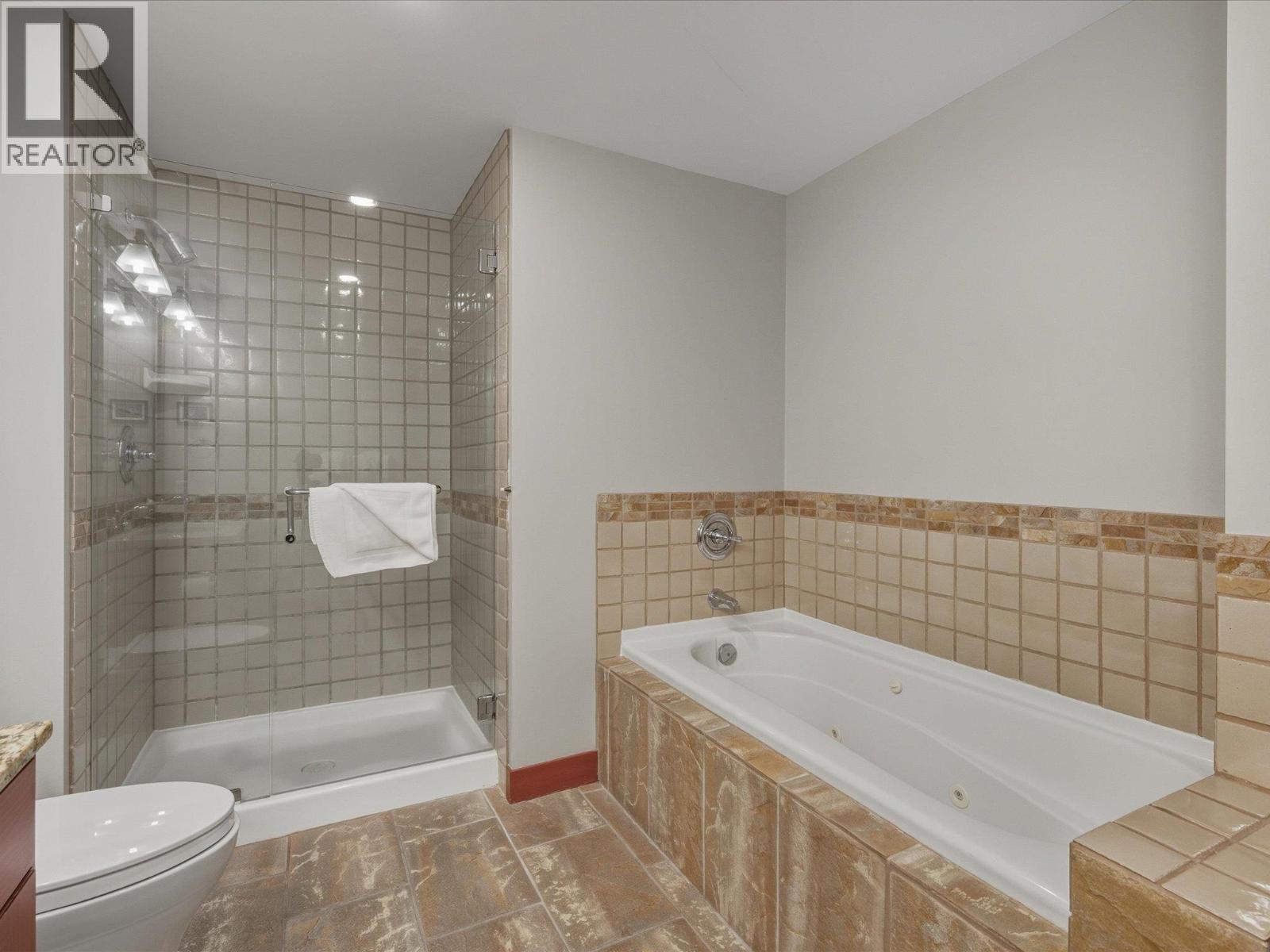 221 2202 Gondola Way Property Photo 17