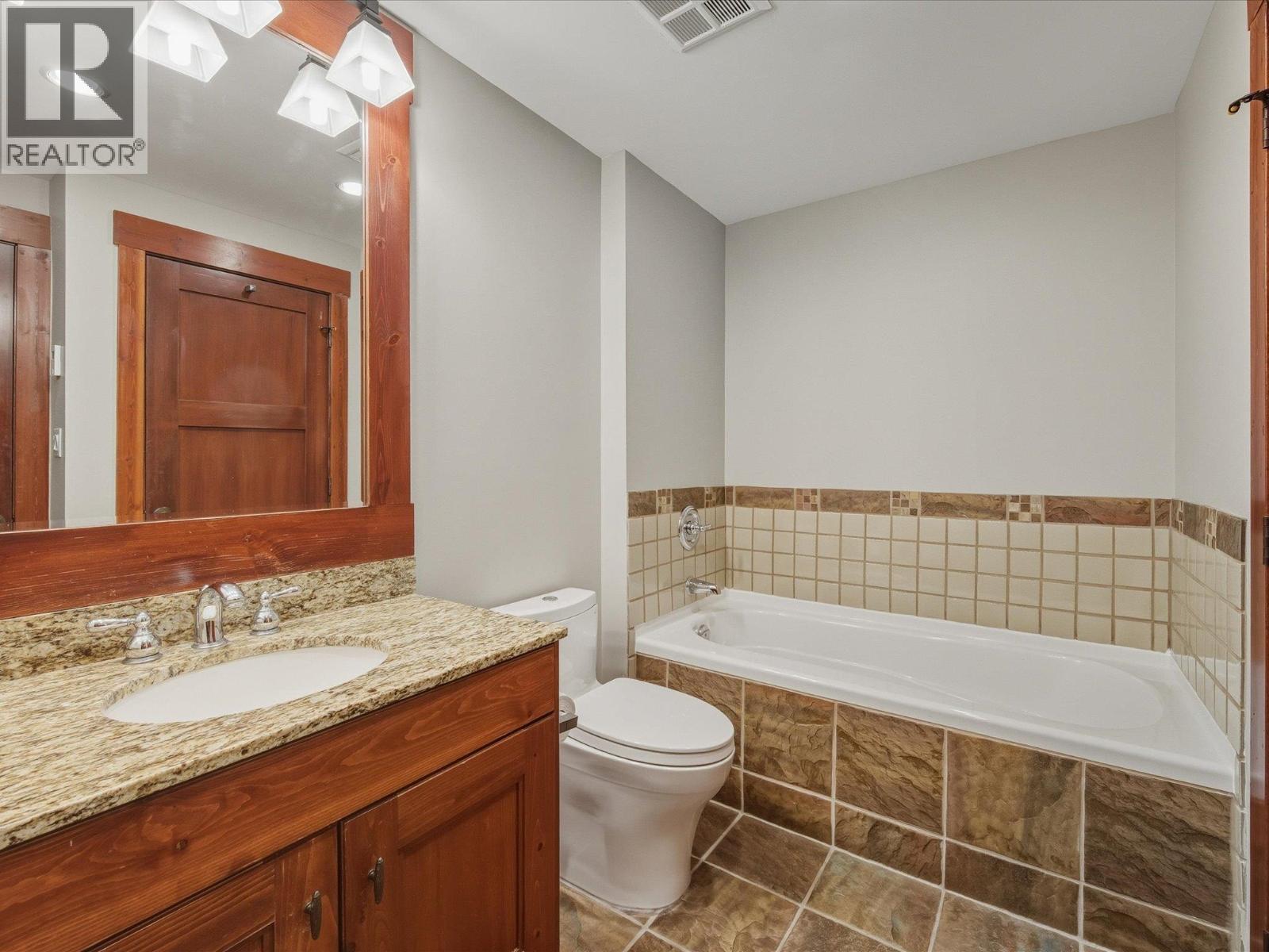 221 2202 Gondola Way Property Photo 27