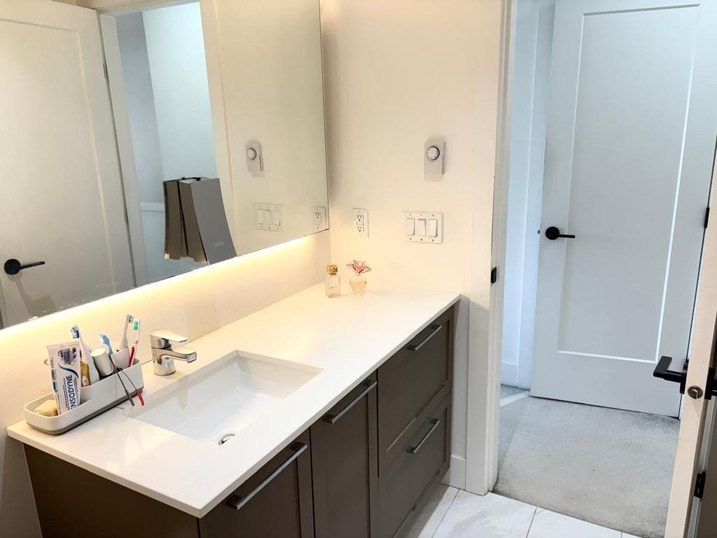 103 17578 57a Avenue Property Photo 9