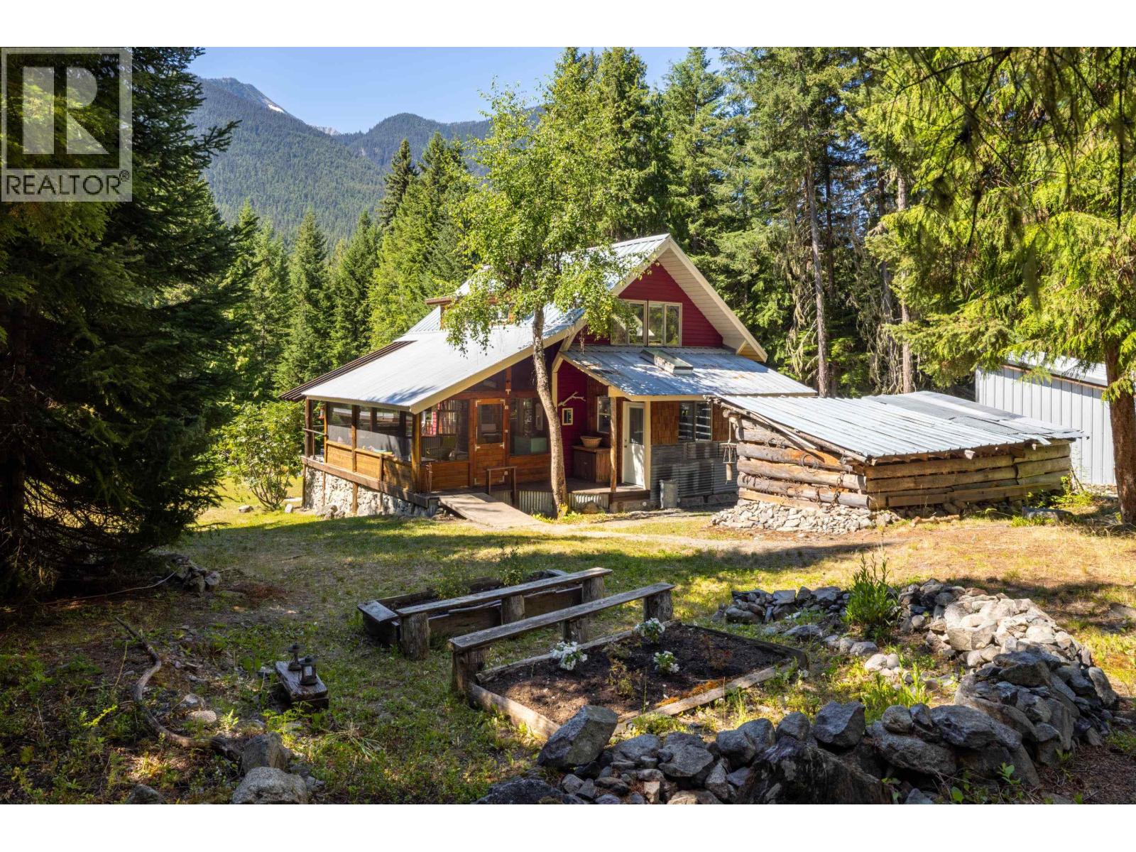 2841 Blackwater Road Property Photo 2