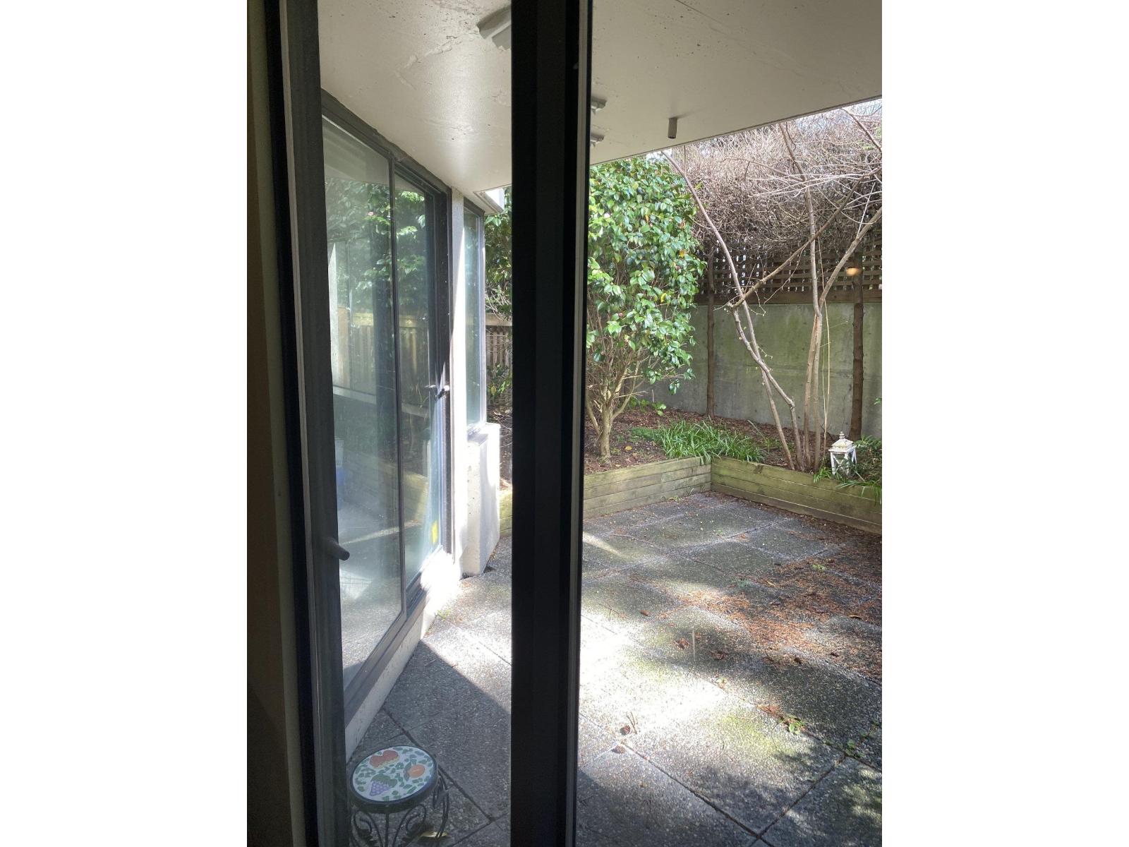 102 1442 Foster Street Property Photo 4
